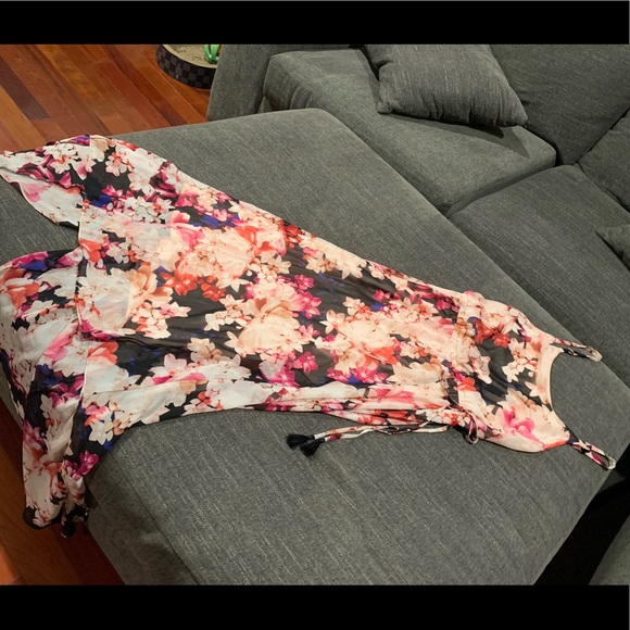 Dress - Picture 2 of 3